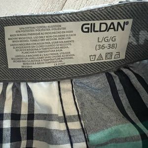 NWOT SIZE LARGE MENS GILDAN BOXER BRIEFS